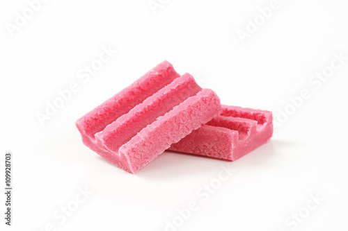 pink chewing gums
