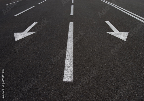 road arrows © Svetlana Radayeva