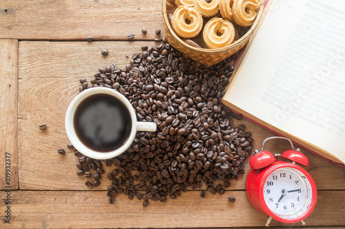 cup of coffee on wood backgound