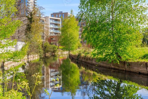Obraz na plátně Waterfront Apartments in London