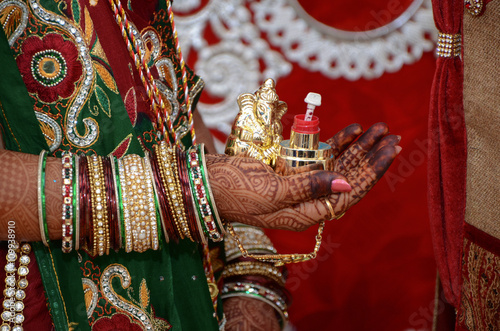 Butiful Bride With Lord Ganesha And Sindoor