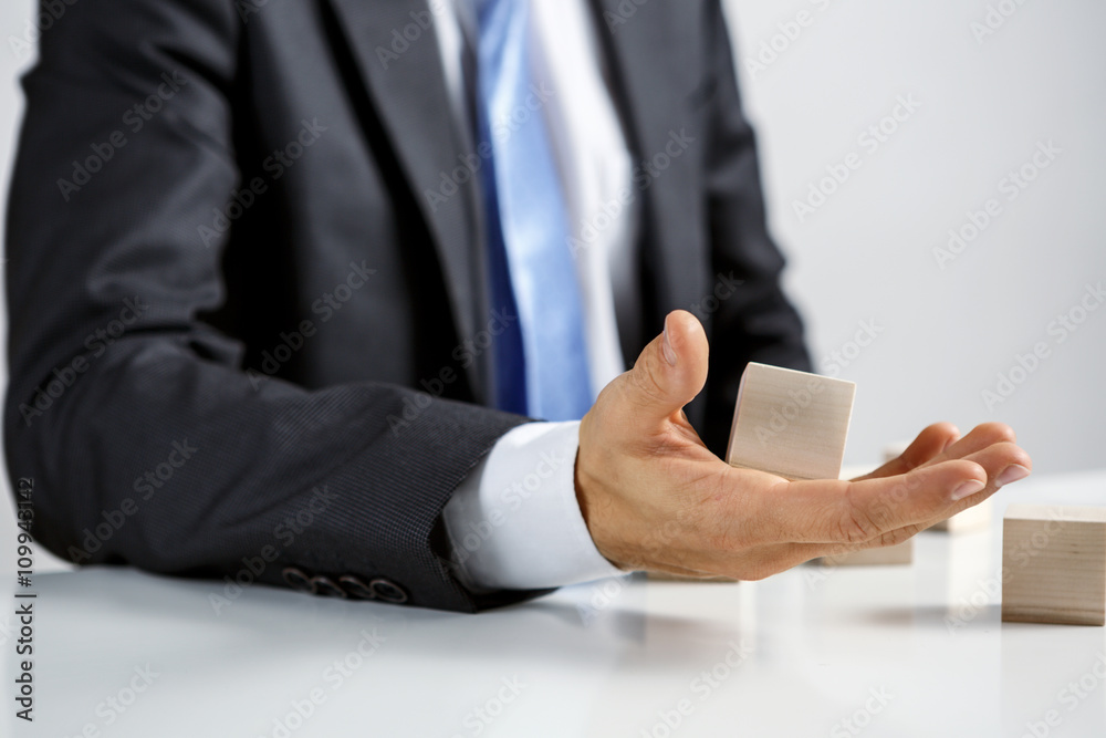 Concept of business hierarchy and human resources Concept of business hierarchy and human resources