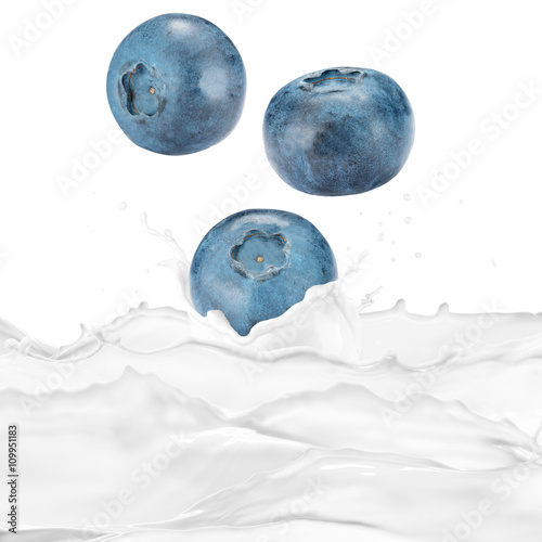 Blueberry With Milk Splash