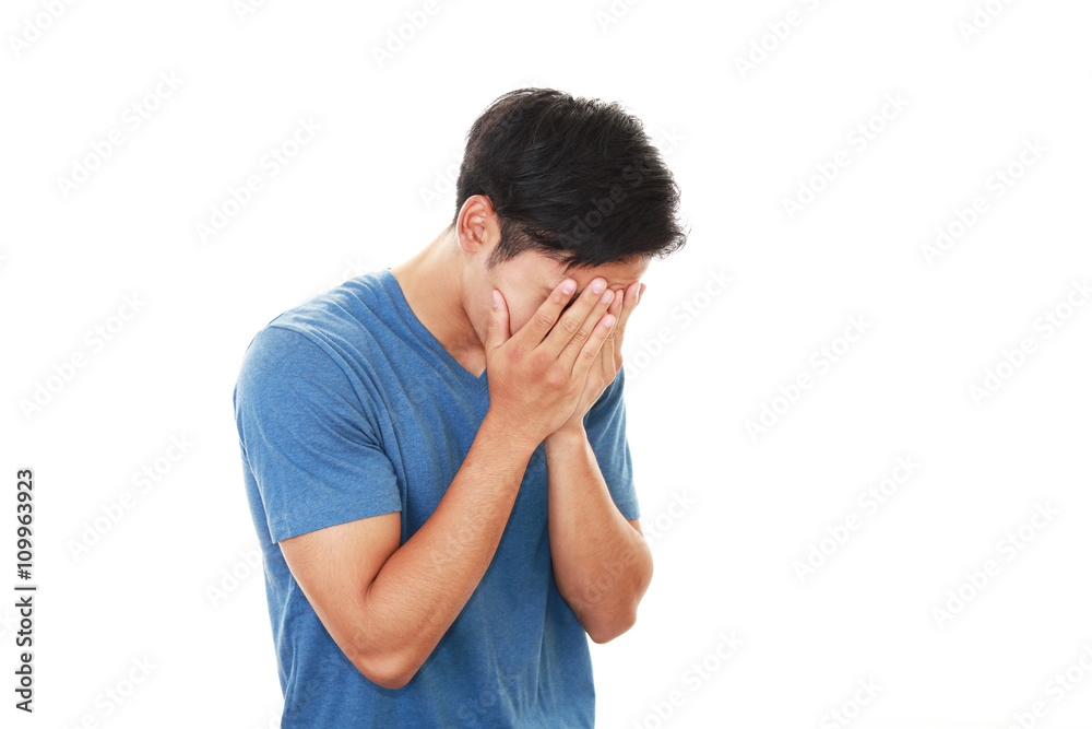 落胆する男性 落胆する男性