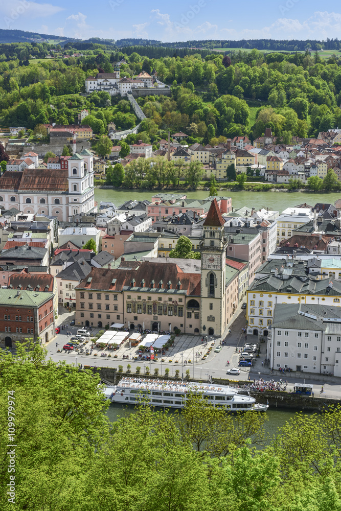 Passau - Kulturstadt mit Donau-Inn-Rathaus und Wahlfahrtskirche Kloster Mariahilf 