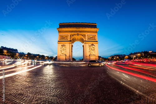 Arc de Triomph, Triumphbogen in Paris © conorcrowe