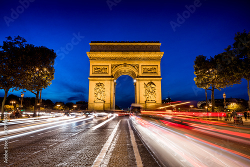 Arc de Triomph, Triumphbogen in Paris © conorcrowe