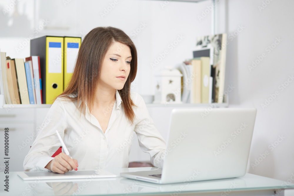 Graphic designer Graphic designer