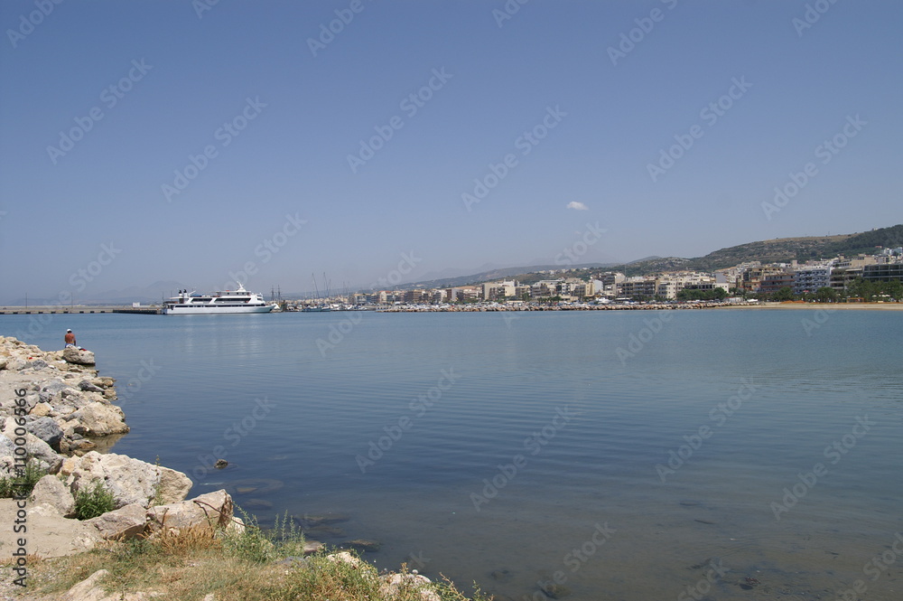 Skyline der kretischen Hafenstadt Rethymnon