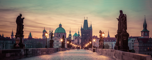 Acrylglasbilder Karlsbrücke Karlsbrücke bei Sonnenaufgang in Prag  © Photocreo Bednarek
