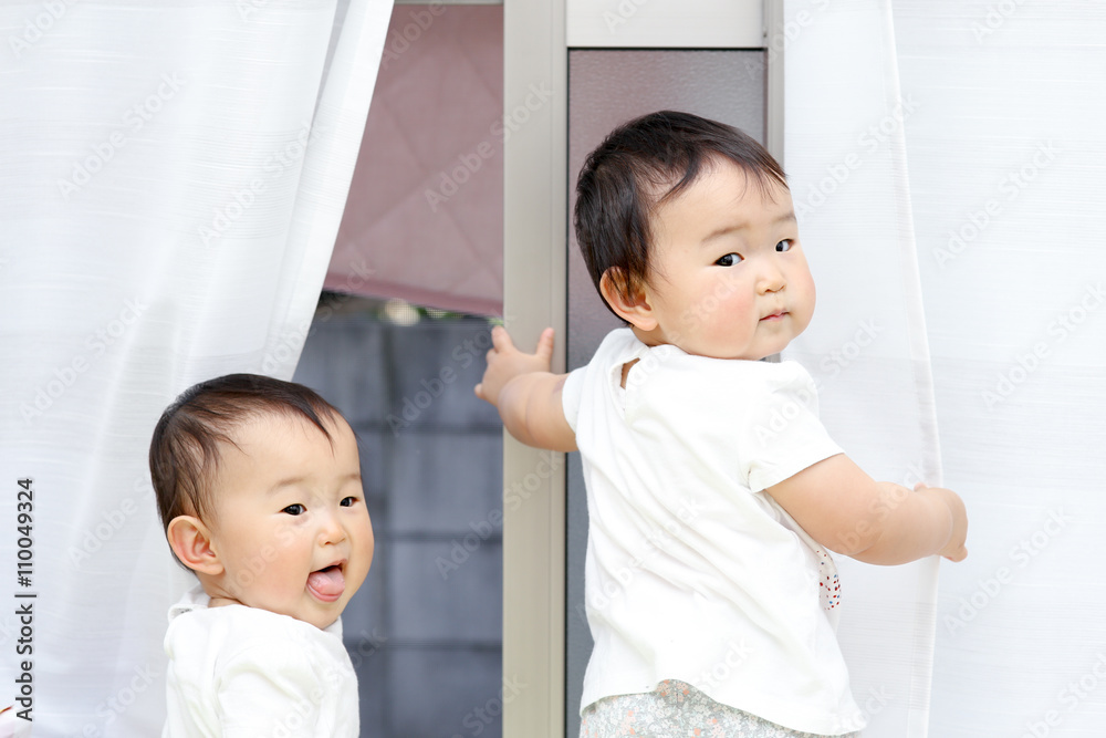 かわいい双子の赤ちゃん 日本人 アジア人 Stock 写真 Adobe Stock