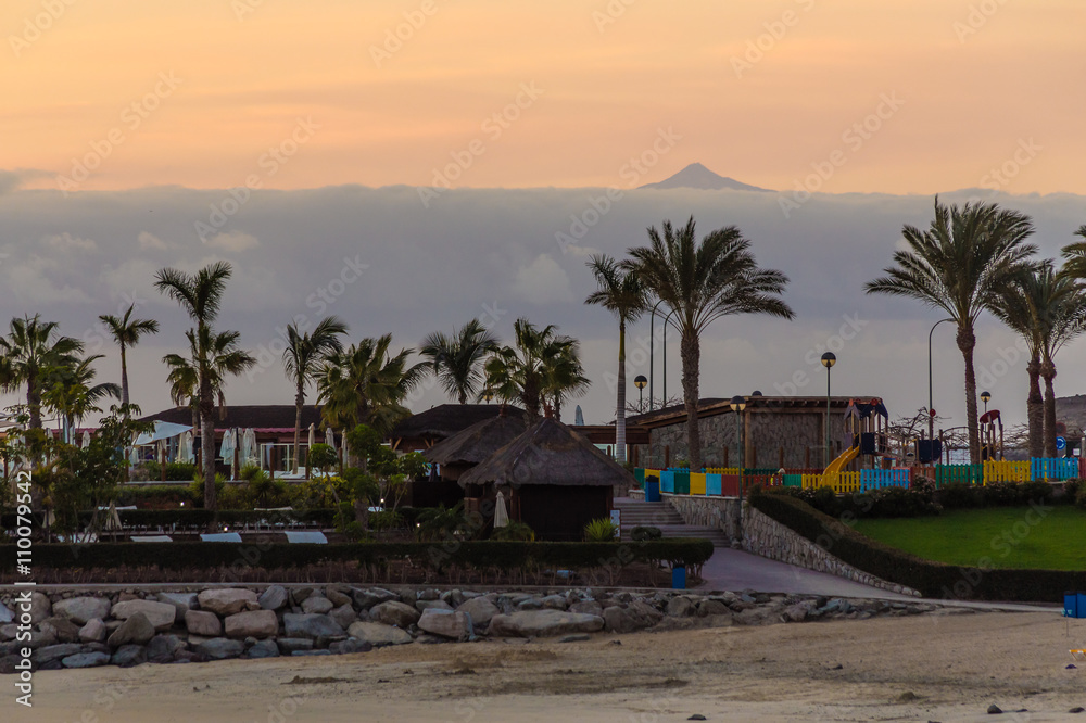 Obraz premium Sunset On Amadores Beach-Puerto Rico,Gran C.,Spain