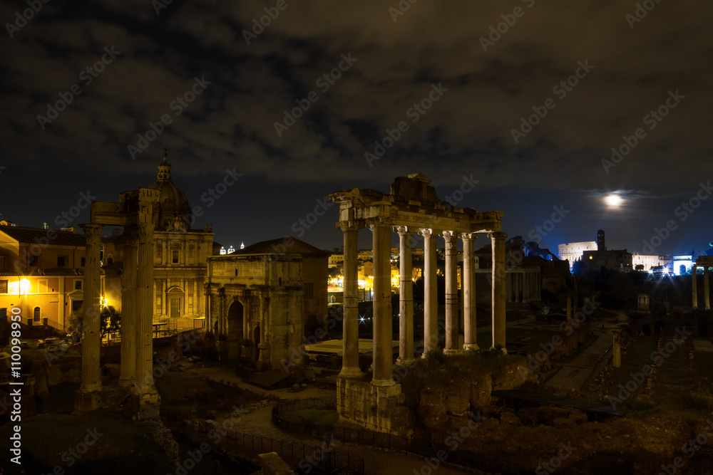 Full moon at the Forum Romanum