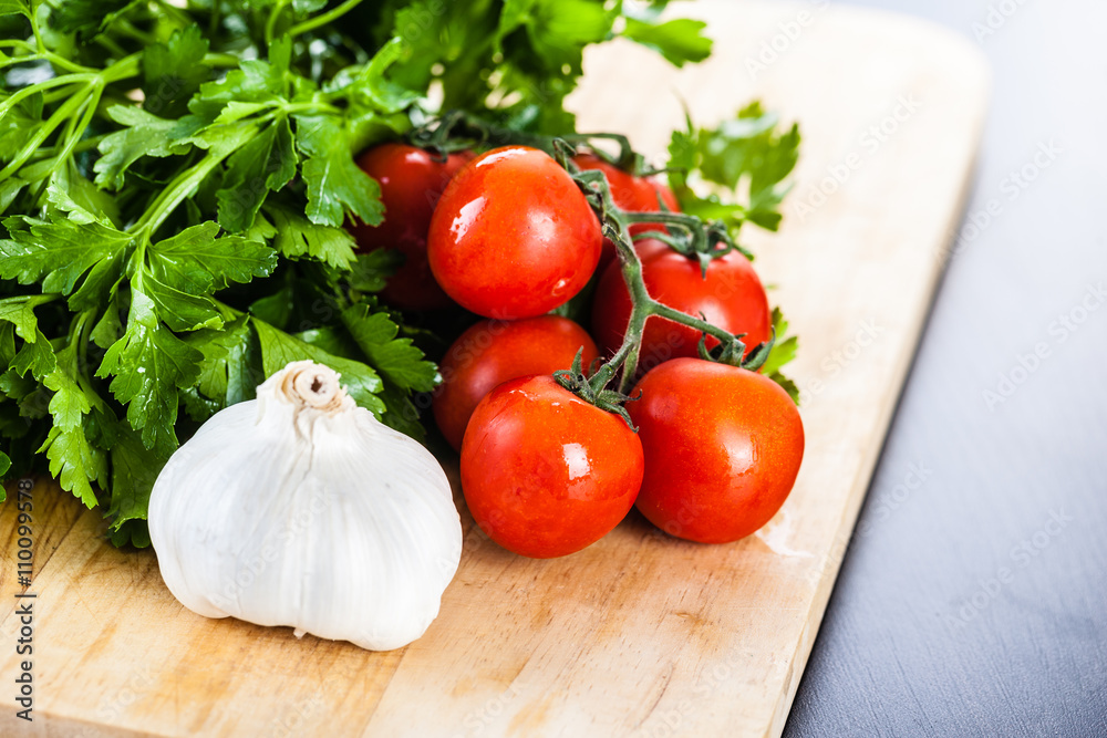 tomatoes garlic and parsley tomatoes garlic and parsley