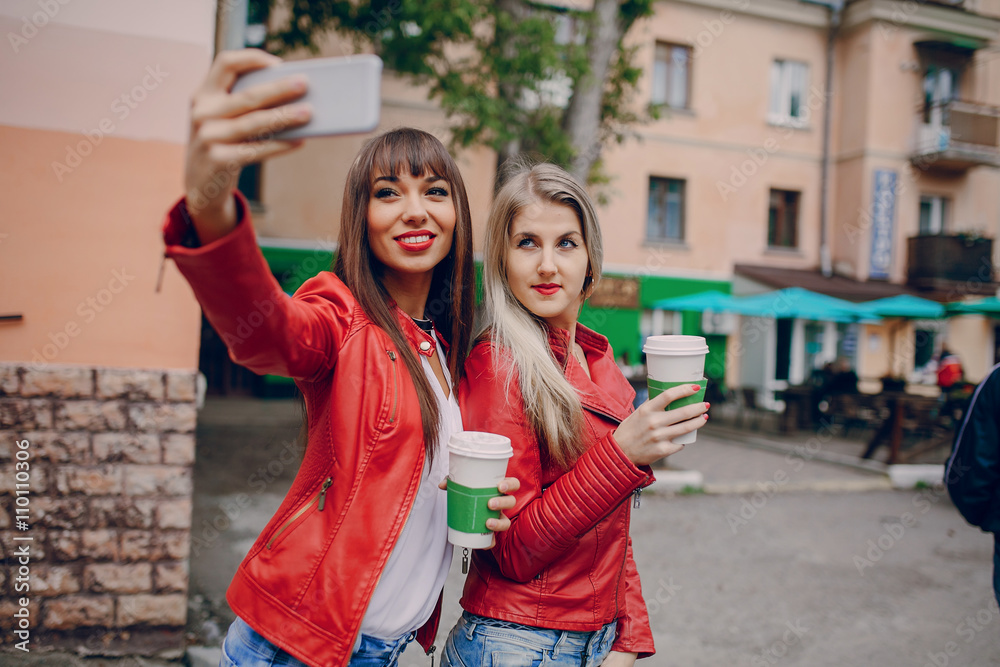 Fototapeta premium girls with phone