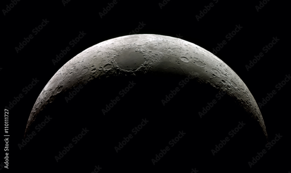 Naklejka premium High detail Waxing Crescent Moon (15,4% podświetlony) zrobione aparatem SkyWatcher Mak127/1.500@3.000mm i Astrolumina alccd5l-IIc. Mozaika 14 klatek.