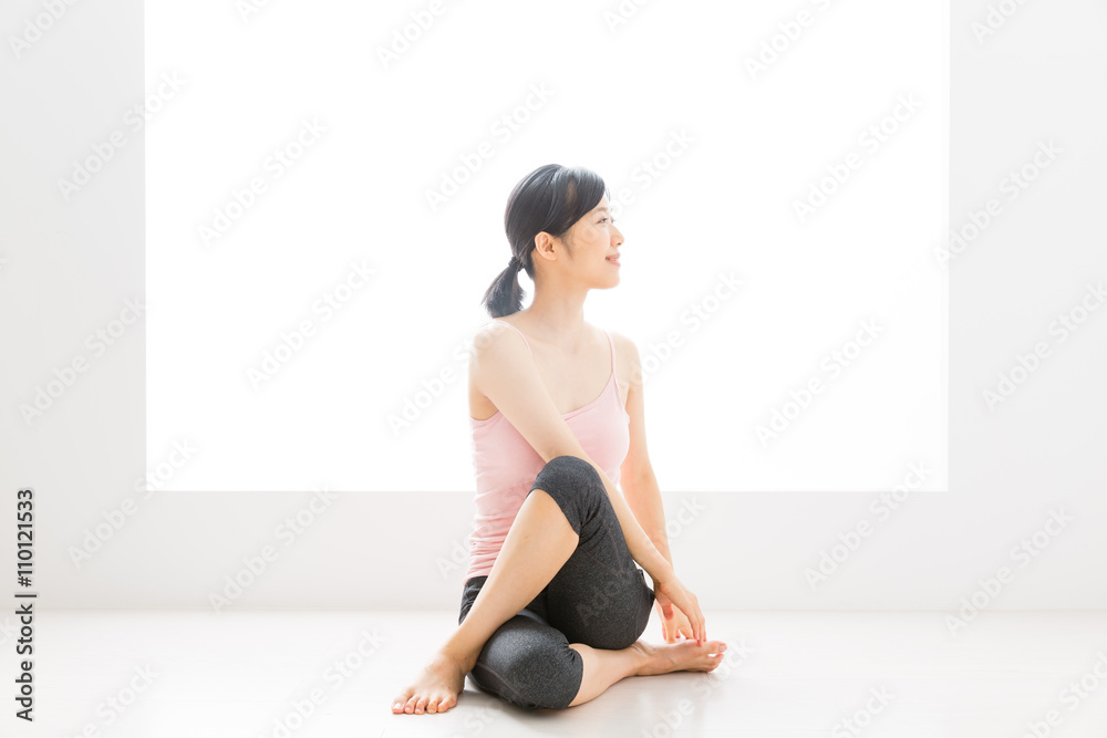 Fototapeta premium attractive asian woman exercise image