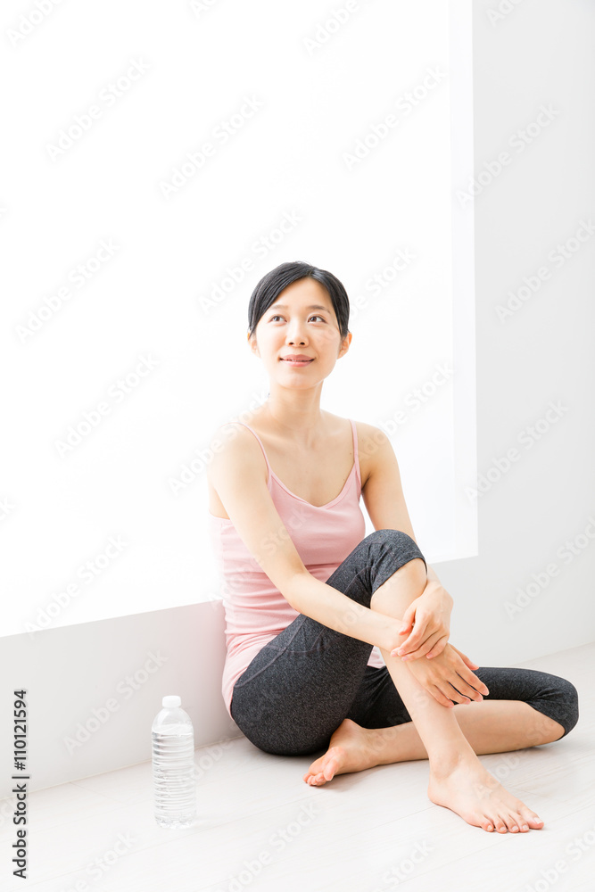 Fototapeta premium attractive asian woman exercise image