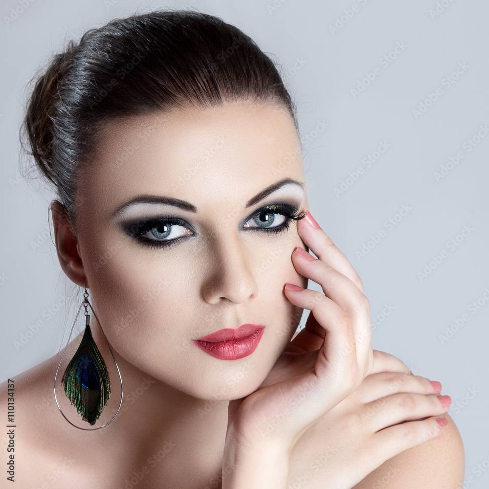 Fototapeta premium Young woman portrait