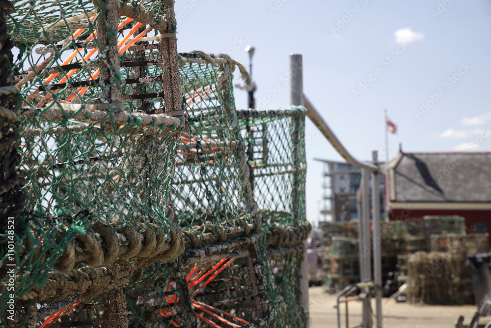 Fischernetze im Hafen von Poole, Dorset, England