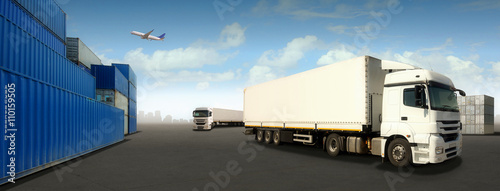 Obraz na płótnie Logistics at the Port