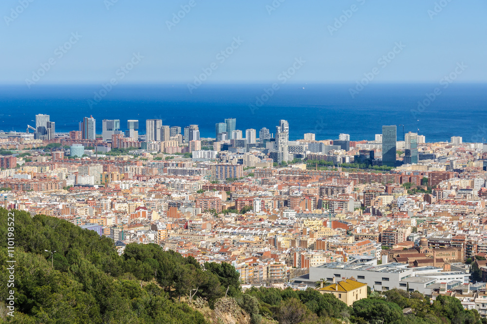 Fototapeta premium Panoramic view from Turo del Rovira in Barcelona, Spain