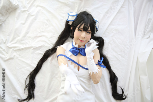 Hestia Cosplay Portrait Girl in White Theme photo