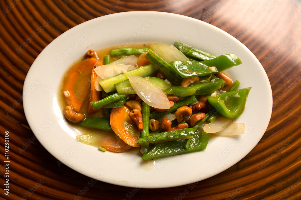 fried vegetables with cashews