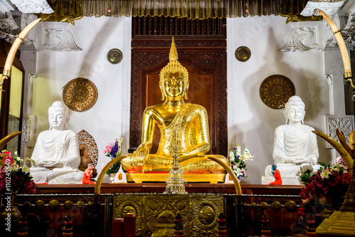 фотографія KANDY, SRI LANKA - Temple of the Tooth is a Buddhist temple that houses the relic of the tooth of Buddha