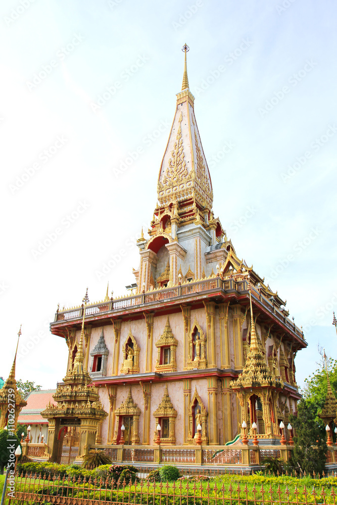 Fototapeta premium Pagoda in Wat Chalong or Chaitharam Temple, Phuket, Thailand.