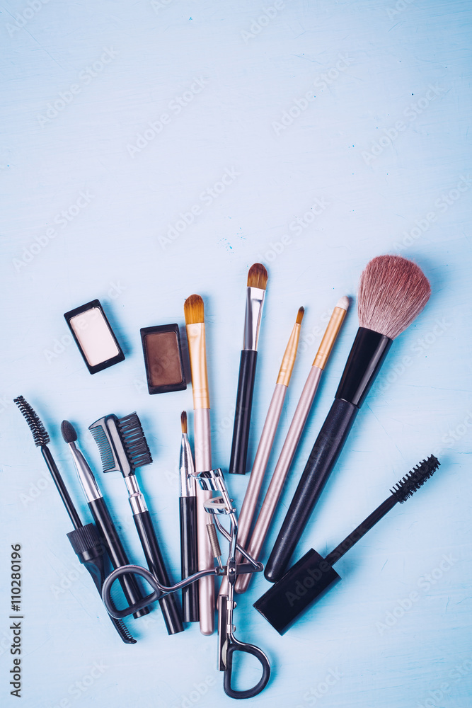 Cosmetics Products for Eyes Cosmetics Products for Eyes