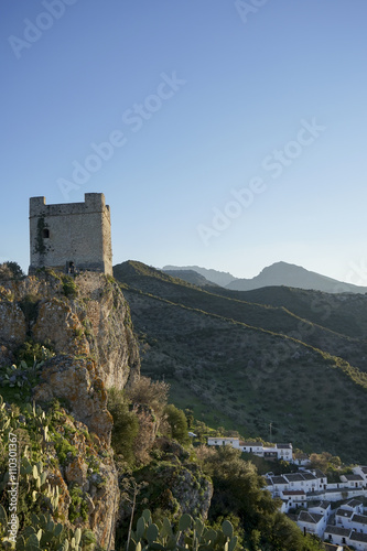 Antiguo castillo árabe de Zahara de la sierra en la provincia de Cádiz, Andalucia © Antonio ciero