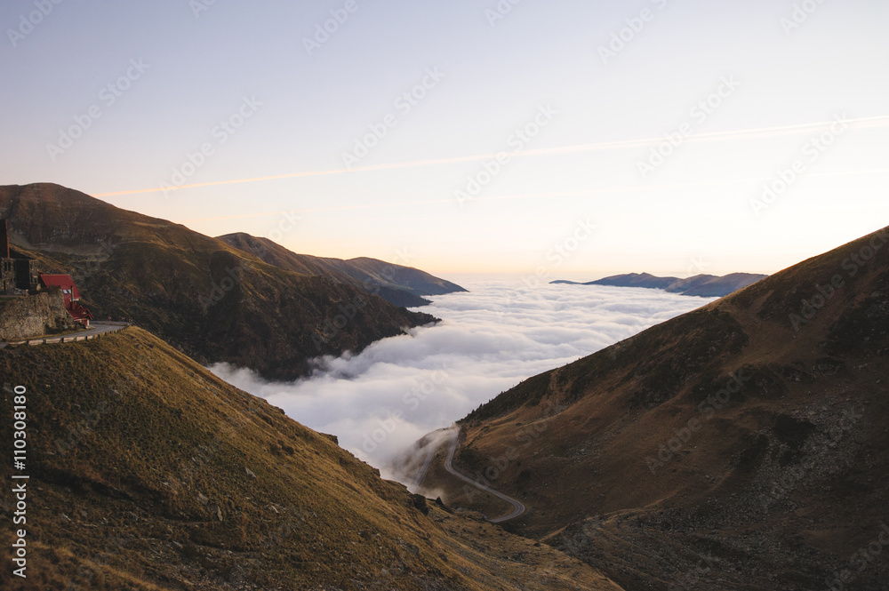 Fototapeta premium Clouds in Mountains