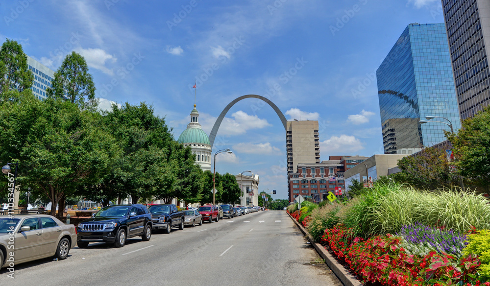 Fototapeta premium Downtown St. Louis, Missouri with the Gateway Arch.