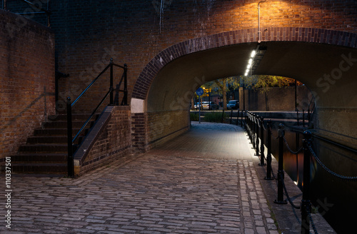 Obraz na plátně Albion Channel under a path bridge, an ornamental canal created linking Canada W