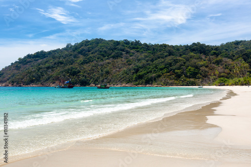 Einsamer Strand auf der Insel Pulau Redang in Malaysia