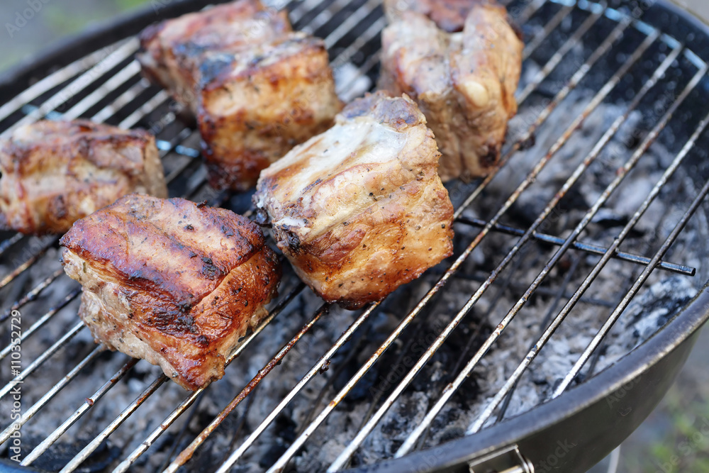 Cooking of pork ribs Cooking of pork ribs