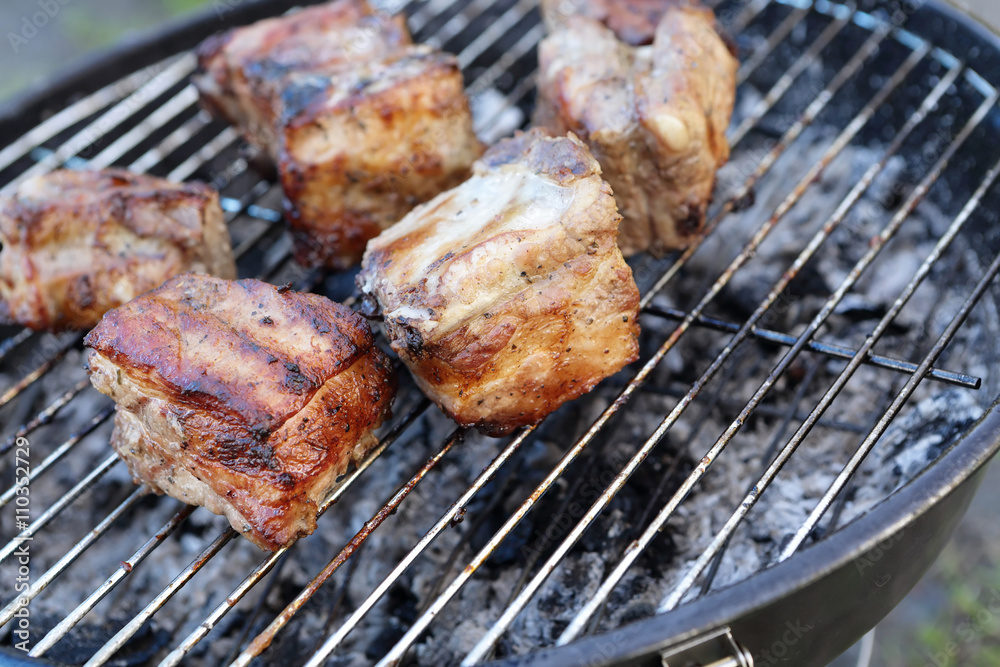 Cooking of pork ribs