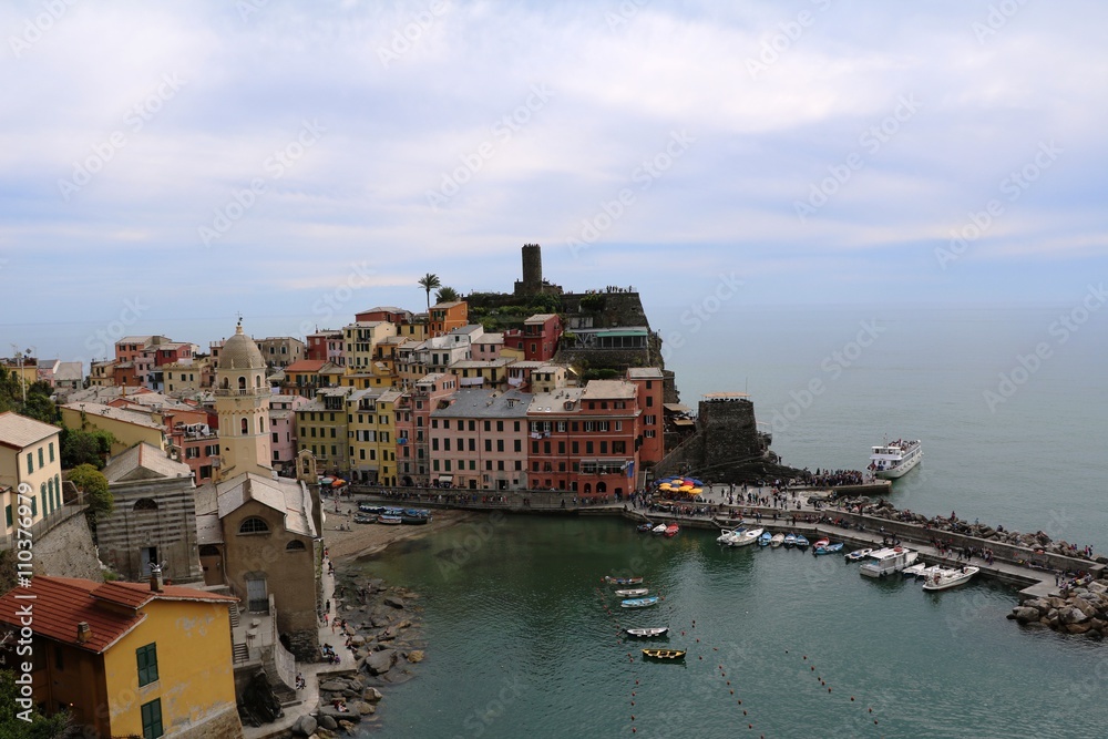 Obraz premium Cinque Terre Vernazza on the Amalfi Coast in spring, Italy