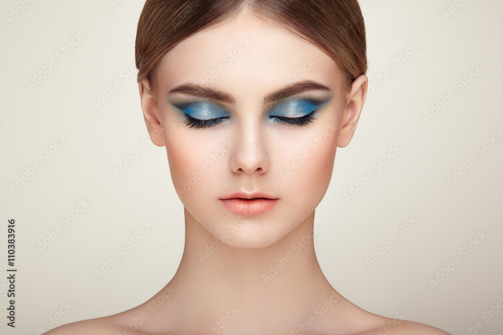 Beautiful woman face. Perfect makeup. Beauty fashion. Eyelashes. Lips. Cosmetic Eyeshadow. Perfect skin Beautiful woman face. Perfect makeup. Beauty fashion. Eyelashes. Lips. Cosmetic Eyeshadow. Perfect skin