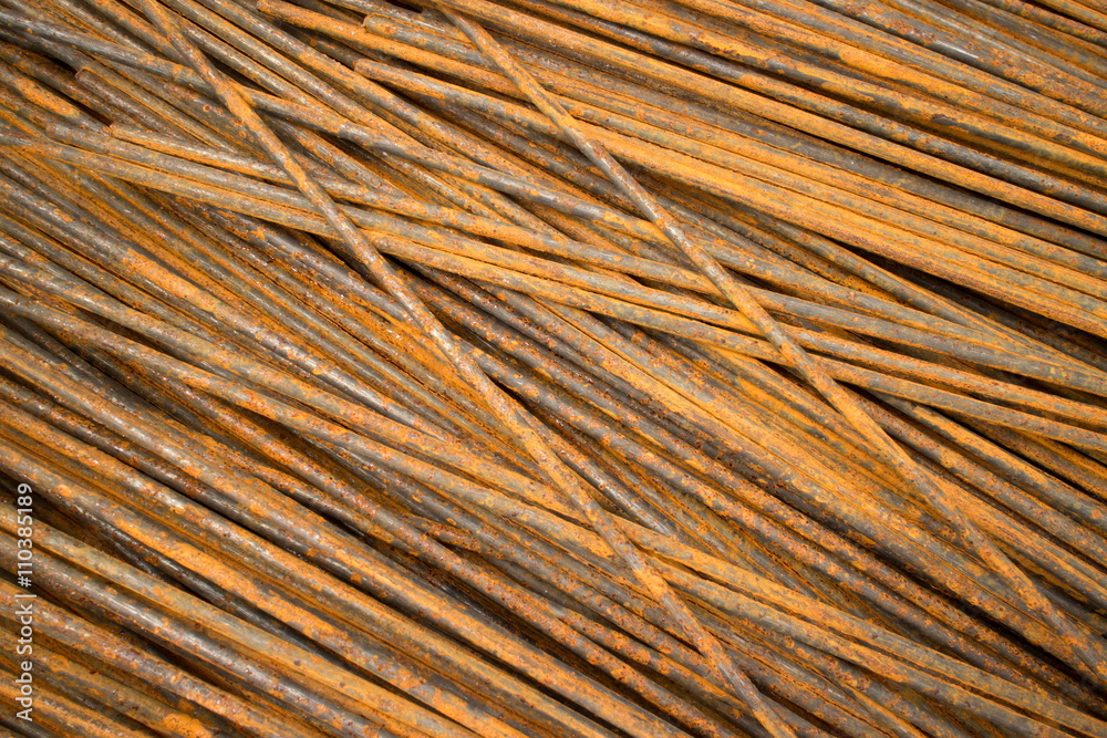 Horizontal MCU of smooth semi-rusty steel bars stacked in a diagonal position Horizontal MCU of smooth semi-rusty steel bars stacked in a diagonal position