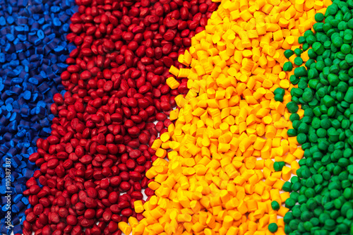 Schilderij op canvas tinted plastic granulate for injection moulding process