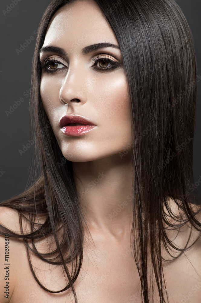Fototapeta premium Closeup portrait of brunette woman