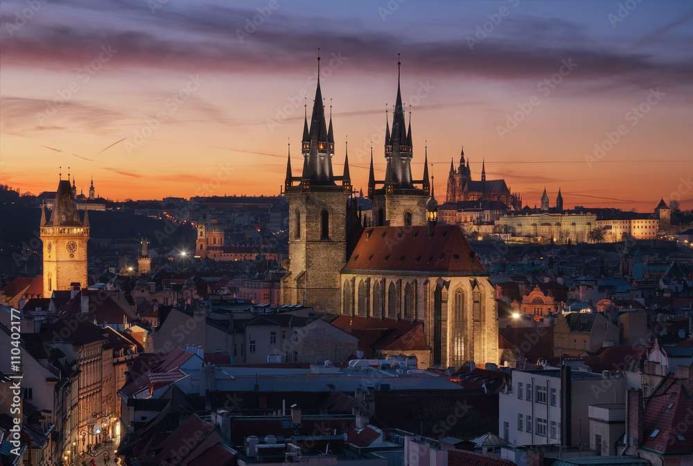 Fototapeta premium St. Vitus Cathedral and Church of Our Lady, Prague,