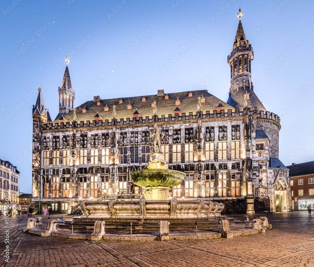 Naklejka premium Rathaus zu Aachen