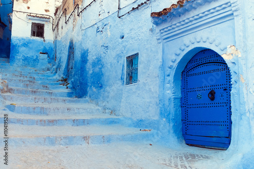 Blue-washed staircase in the old town of Chefchaouen, Morocco © spumador