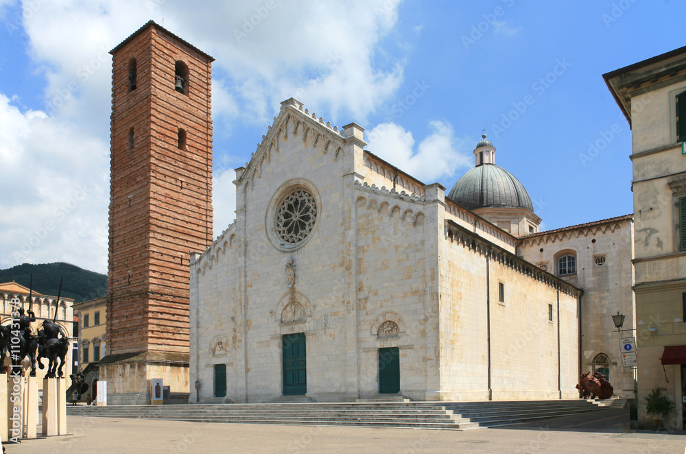 Toscana, Pietrasanta,la cattedrale.