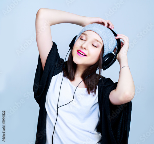 girl with earphones
