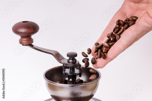 Fotografia Manual coffee grinder with coffee beans