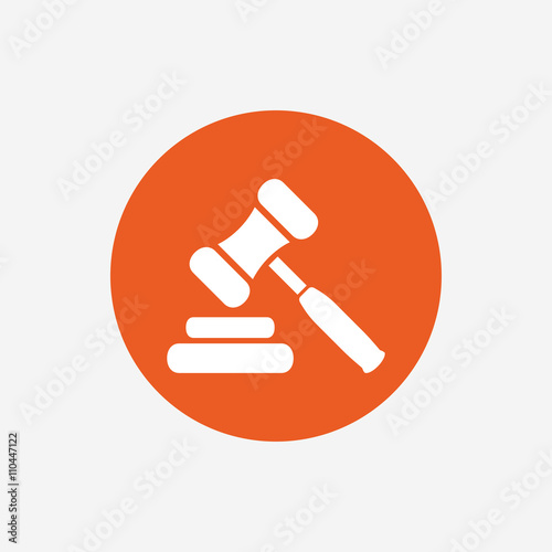 Auction hammer icon. Law judge gavel symbol.